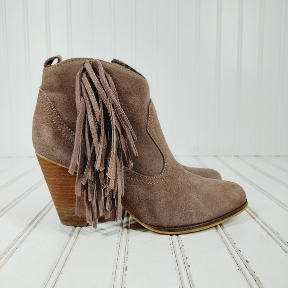 Steve Madden Ohio Ponncho Taupe Tan Suede Fringe Block Heel Ankle Boots F293 - Picture 5 of 13